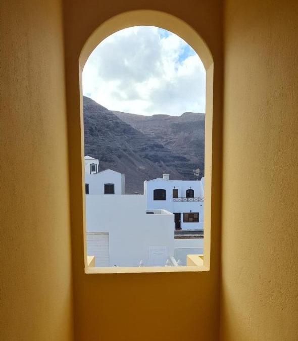 Orzola Apartment | Cliff View Orzola