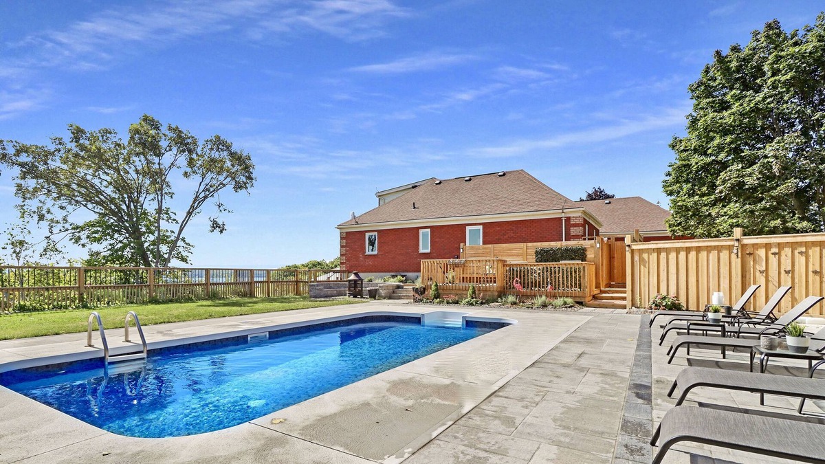 Prince Edward House | Cliffhouse On The Bay, Waterview with Pool —-ST-2019-0091