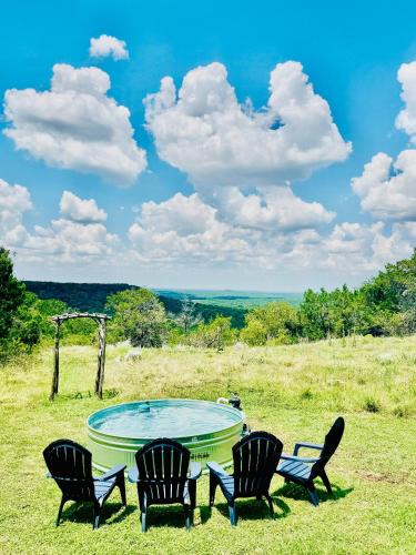 Glen Rose House | Cliffside Cabin @ High Hope Ranch Cowboy POOL!