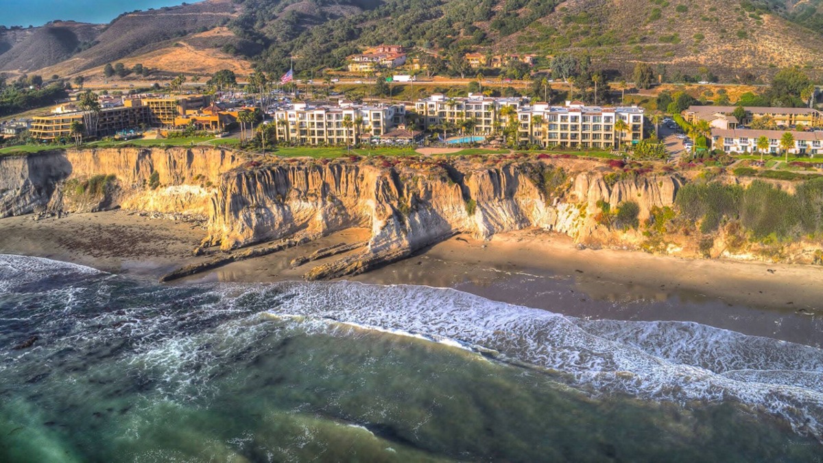 Pismo Beach Condo | Cliffside condo with ocean views, pool & hot tub access, and a balcony - dogs ok