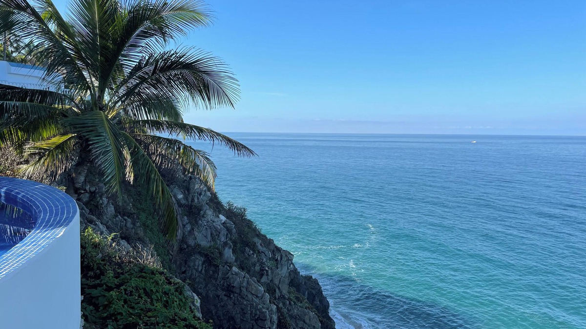 San Francisco Villa | Cliffside Villa, Casita, and Pool with Stunning Ocean Views