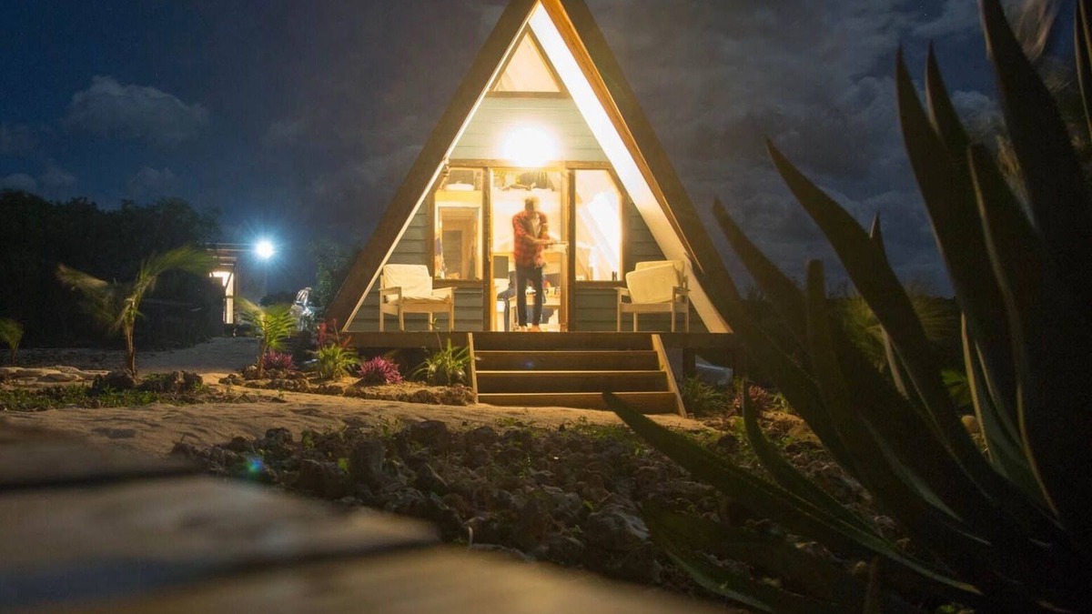 Gregory Town House | Clifftop bungalow with beautiful ocean views