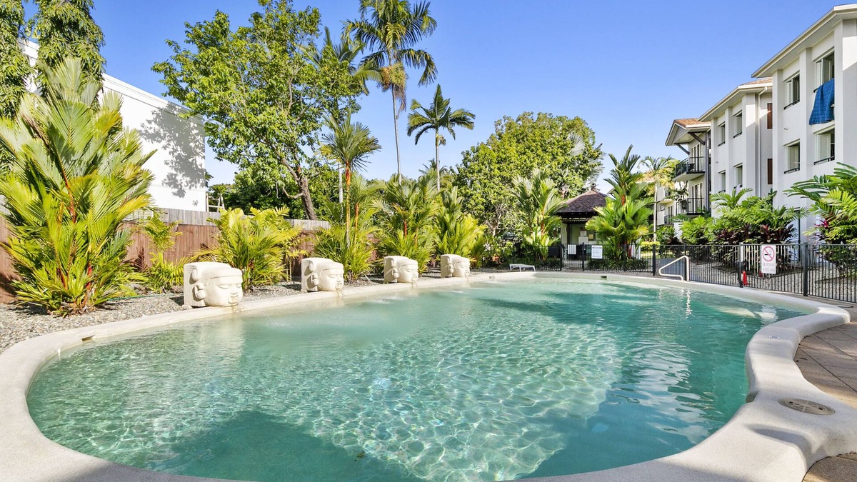 Clifton Beach Apartment | Clifton Beach Gem 2BR Apartment 300m Walk to Beach