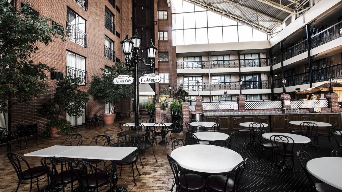 Niagara Falls Hotel | Clifton Victoria Inn at the Falls