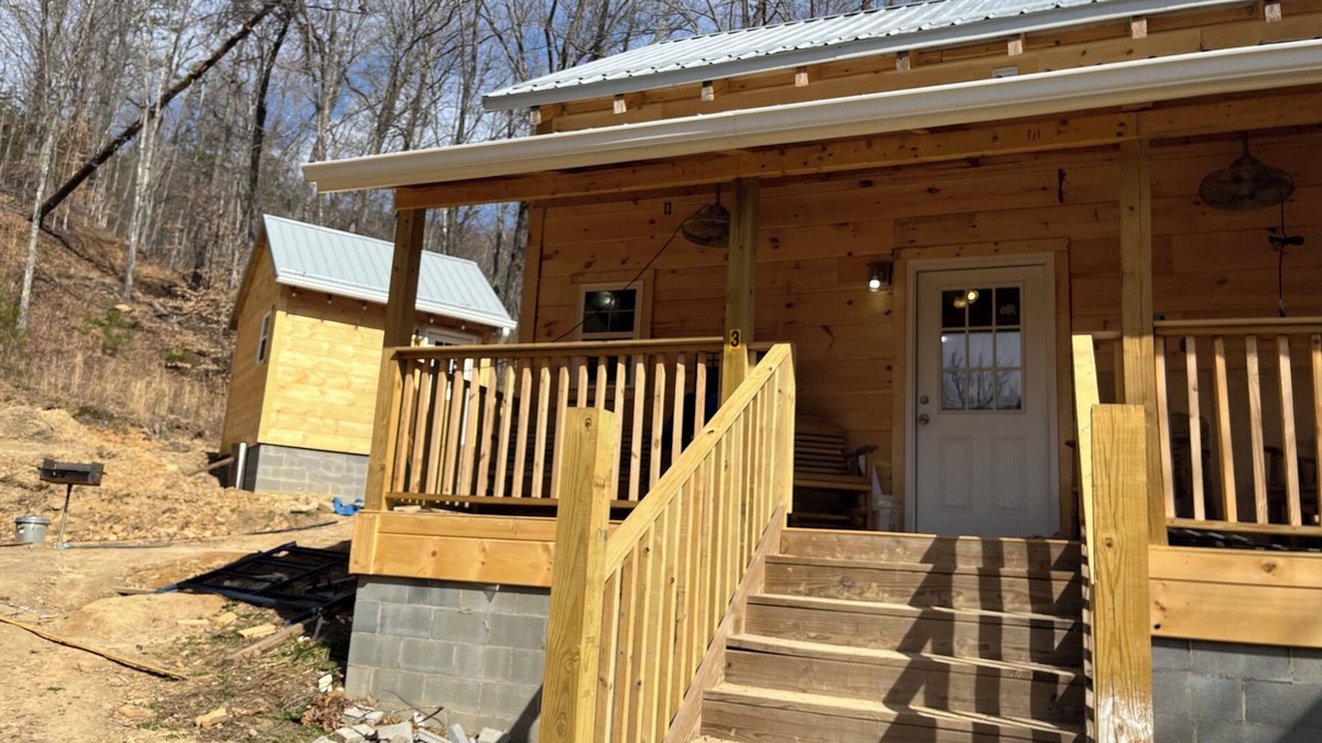 Rogersville Cabin | Clinch Mountain Reserve Cabin #3. Family-friendly cabin near Rogersville, TN.