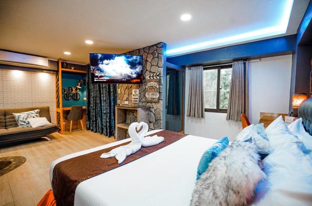 Mactan Export Processing Zone Apartment | CLOCKWORKORANGE Luxury Studios with Netflix