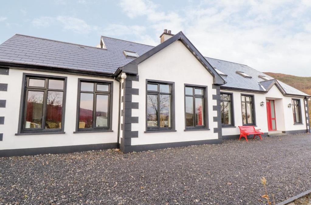 Fivemilebourne House | Cloonaquinn