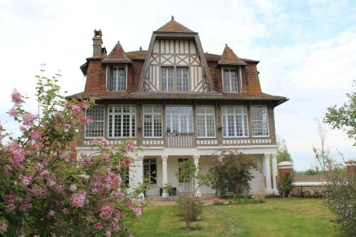 La Riviere-Saint-Sauveur Apartment | Clos Canteleu