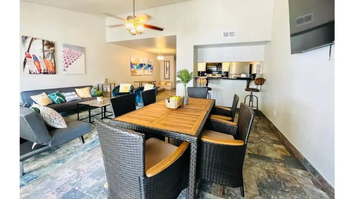 South Padre Island Cottage | Close to Beach, Private Jacuzzi, BBQ, 70” TV