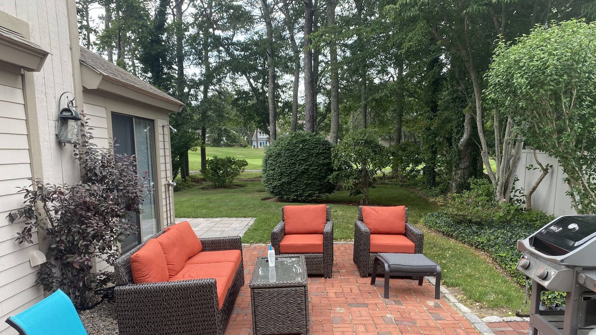 Mews Village House | Close to Beach, new Hot Tub, and on Golf course - patio home on Cape Cod
