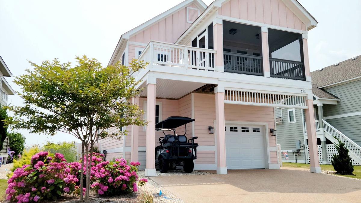 Corolla Cottage | Close to beach, on the golf course in TCC! Pool, spa, and 6 seat golf cart!n