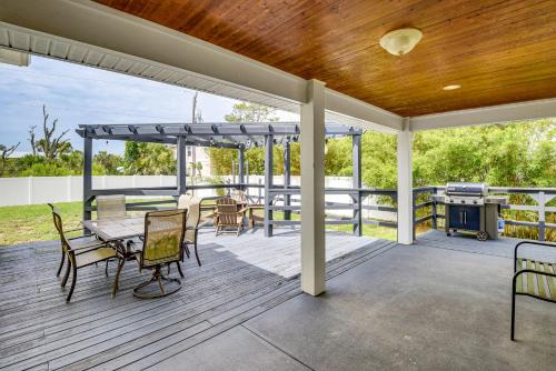 Marineland Acres House | Close to Beaches Palm Coast Home with Deck!