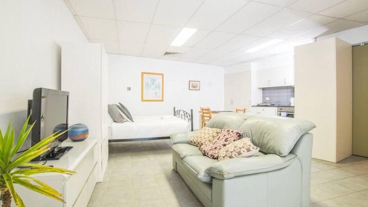 Waterloo Apartment | Close to city Peaceful studio at Waterloo wifi Parking