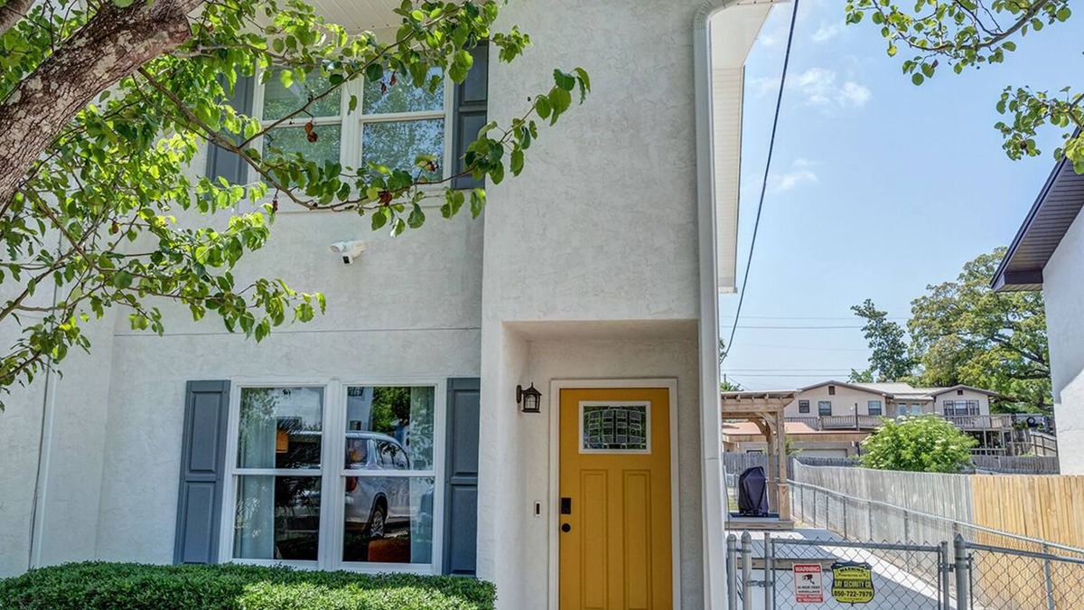 Panama City House | Close to Down town Panama City, ST. Andrews and a short drive to the beach!