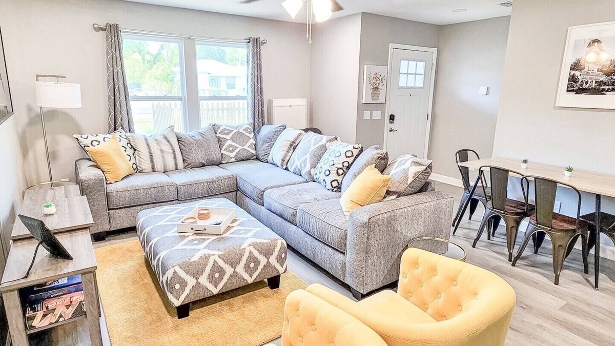 South Pensacola House | Close to Downtown/Beaches/NAS - Fire-pit - Newer