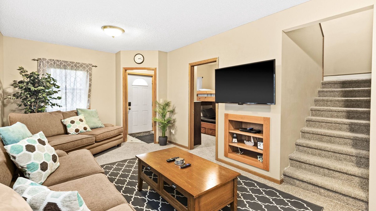 Superior House | ⚓️Close to Duluth! Close to Lake Superior! Whole house! Centrally located! ⚓️