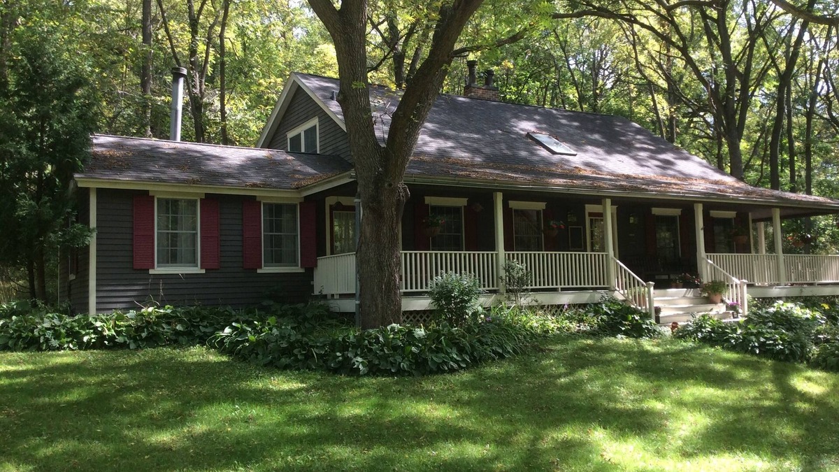 Galena House | Close to Galena, close to perfect. Premier get away. Three beautiful suites.