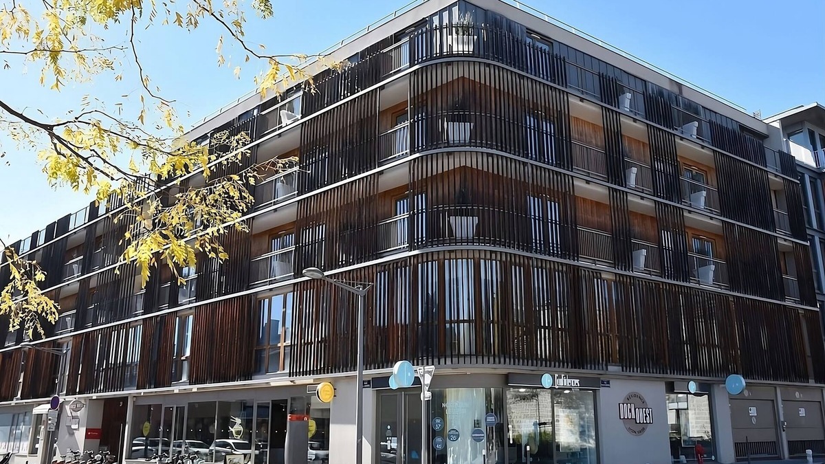 9th Arrondissement Hotel | Close to Gare de Vaise Metro Station! 4 Pet-friendly Units, Onsite Parking!