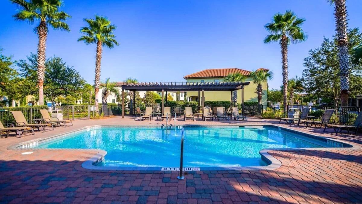 Villa Lago House | Close to Golf Course, Pool, Beach, Baytowne! Large home (2153 Sq Ft)- Peace of