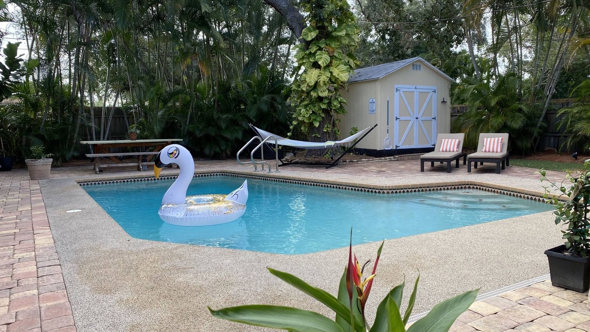 Shore Acres House | Close to it all!