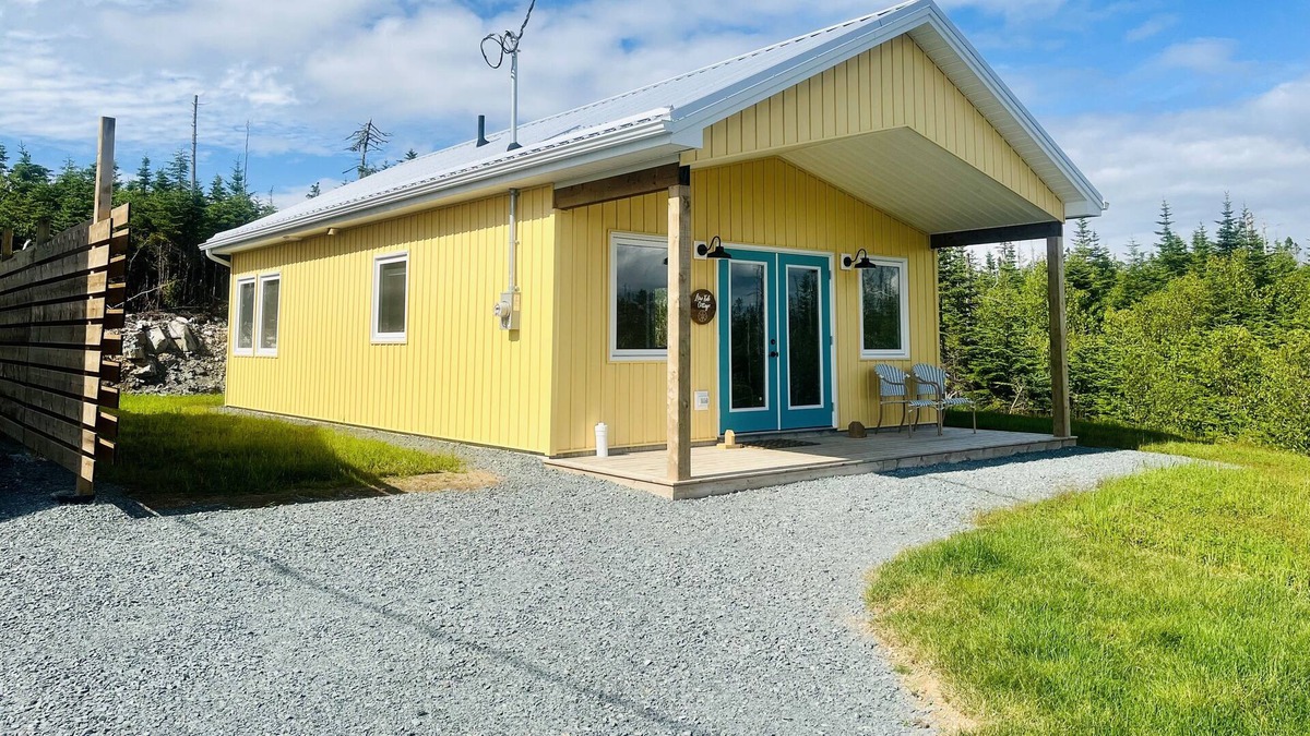 East Petpeswick Cottage | Close to Martinique Beach.