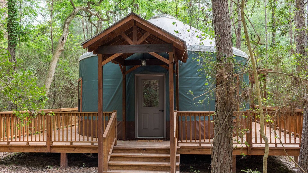 Livingston Cabin | Close to nature, but with all the modern amenities, Two Creeks Crossing Resort
