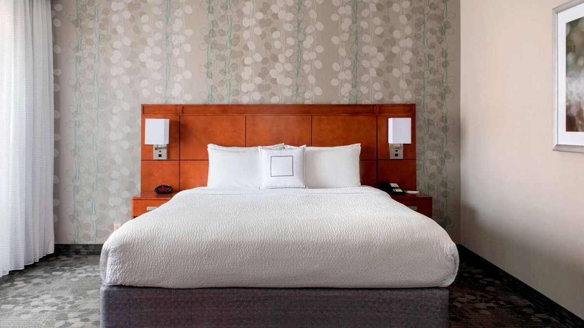 Middletown Hotel | Close to Naval War College Museum, Two Affordable Family Ready Accommodations
