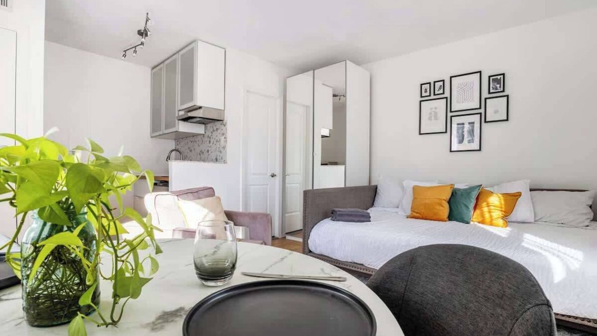 Queens Apartment | Close to NYC! Relaxing Quiet Studio in Woodside