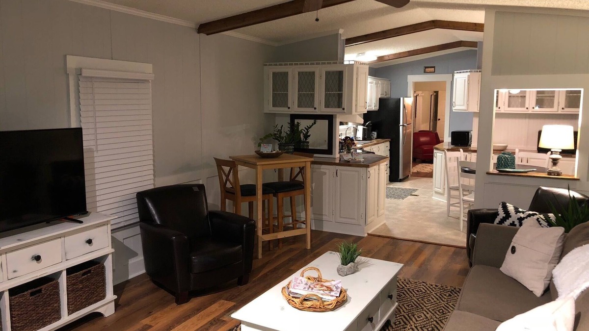 Burton House | Close to Parris Island! Beaufort SC, Newly Renovated 2 Bedroom 2 Bath Sleeps 6
