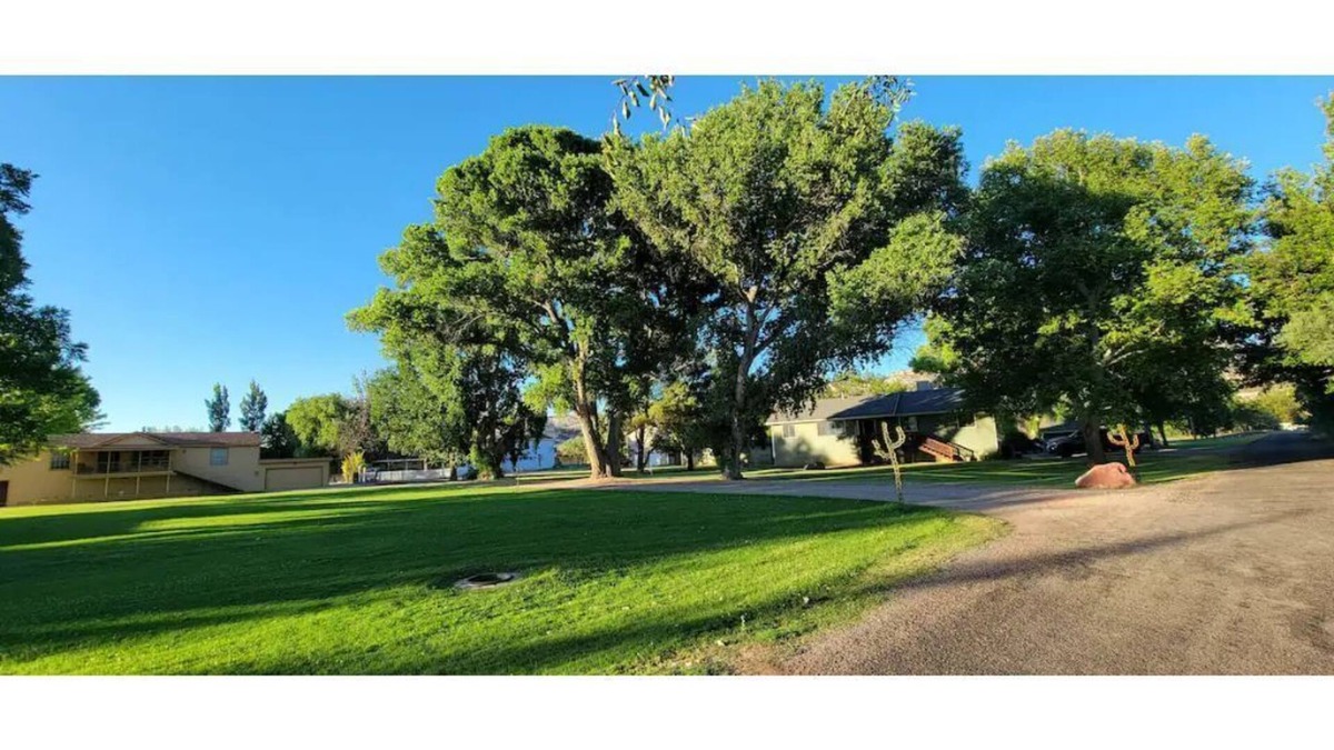 Camp Verde Apartment | Close to Sedona cozy 2 Queen beds, free WiFi Suite
