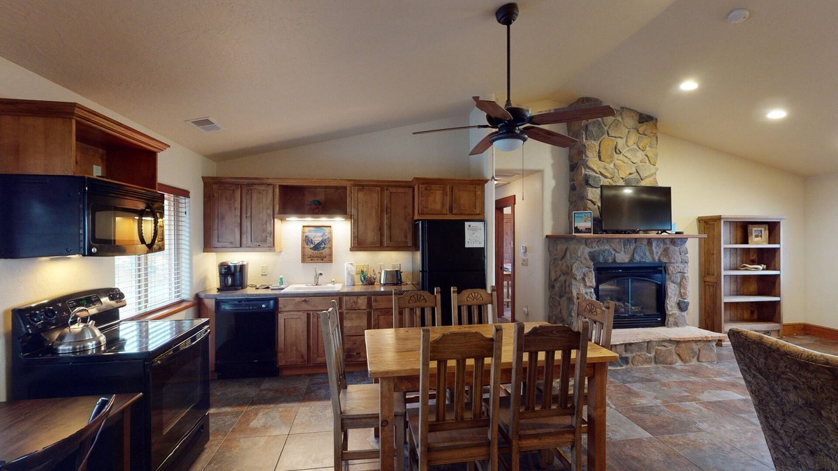 Angel Fire Condo | Close to Slopes | Modern | Great Views | Aspen Condo