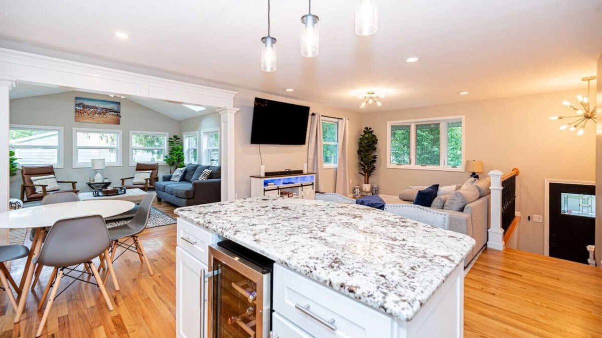 Geyser Crest House | Close to SPAC, Saratoga Race Track & Downtown