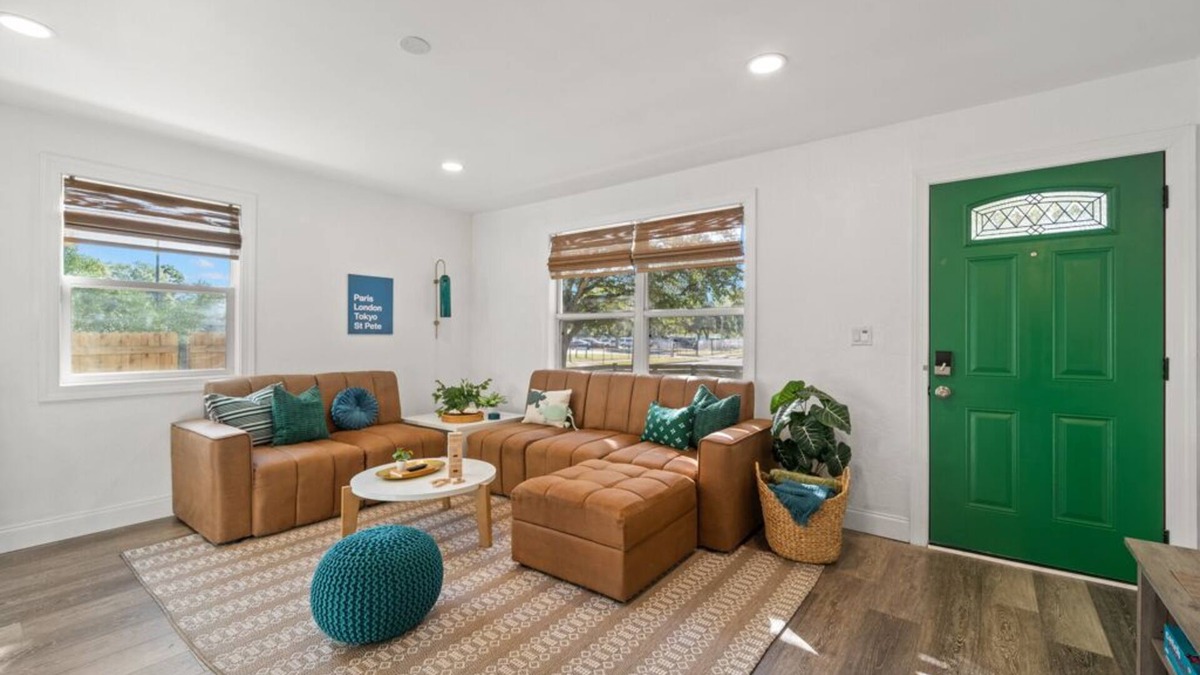 St. Petersburg - Clearwater House | Close to the beach! Gulfport 2BD/1BA King Bed Oasis, close to it all in St Pete