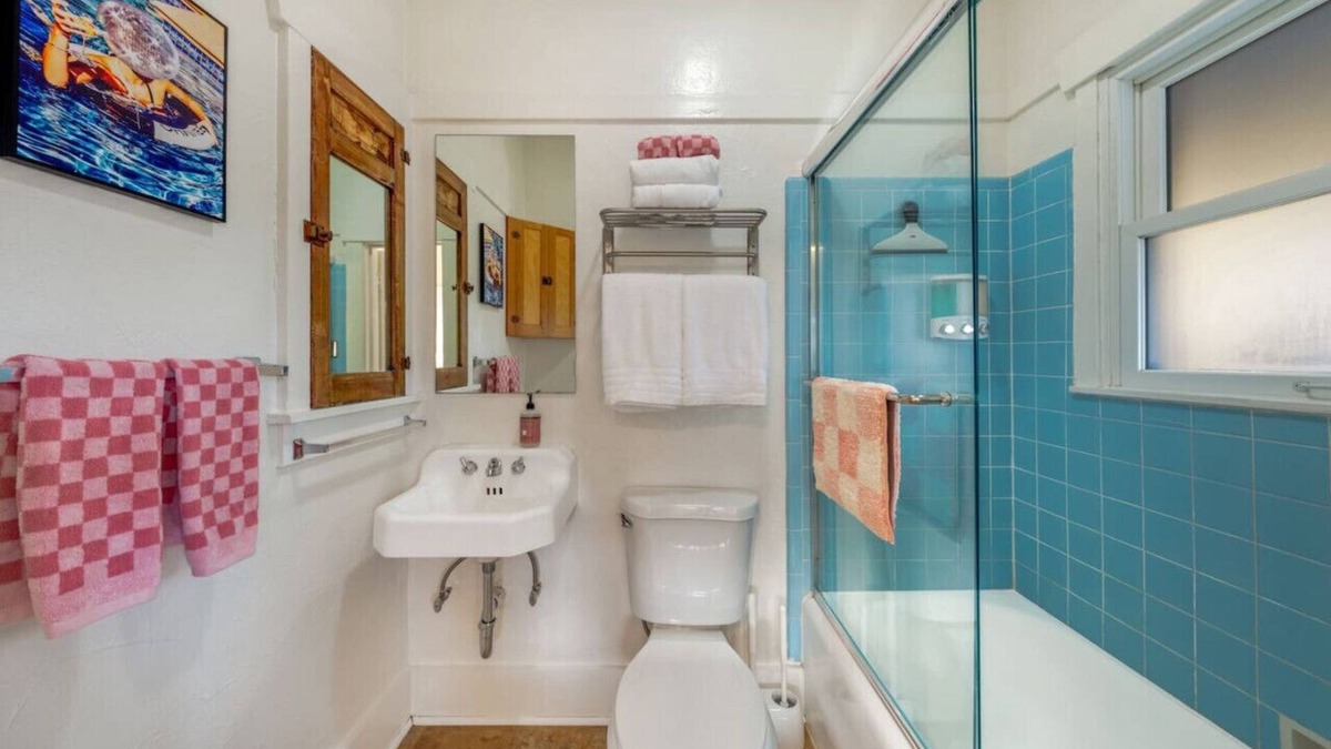 Feldman's House | Close to UofA/Stylish & Cozy/1 BR 1 BA/Porch