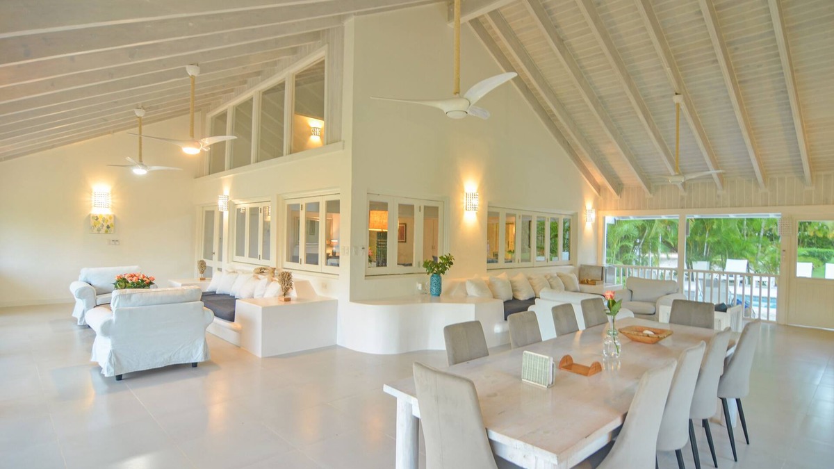 Casa de Campo Villa | Closest villa in Casa to Minitas Beach with private pool, garden, screened patio