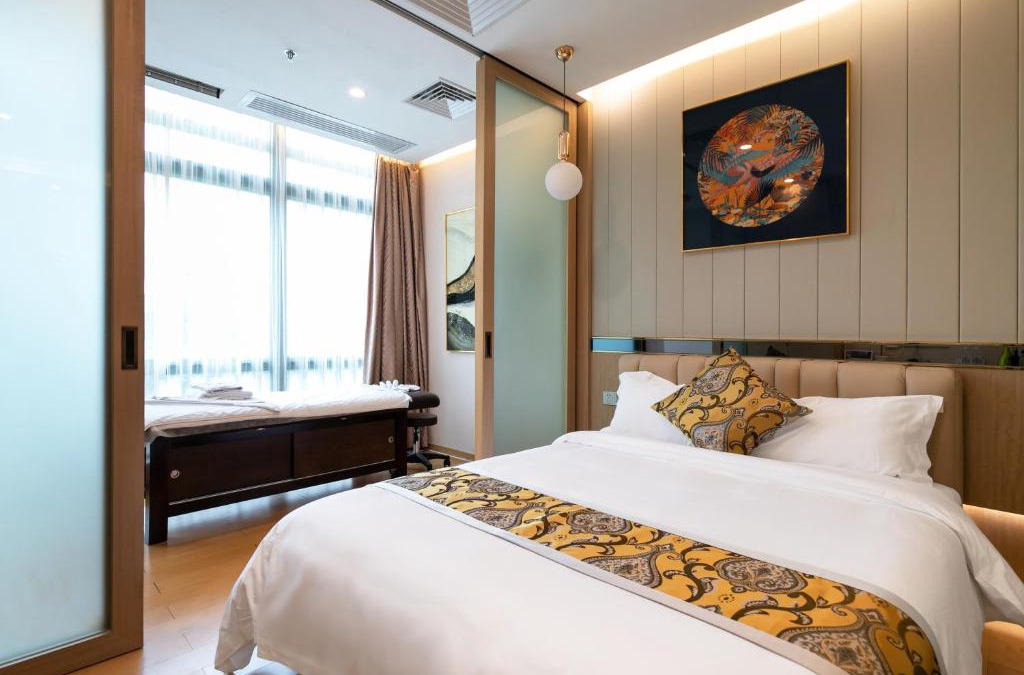 Baiyun Apartment | Cloud Land Apartment 翡翠华庭