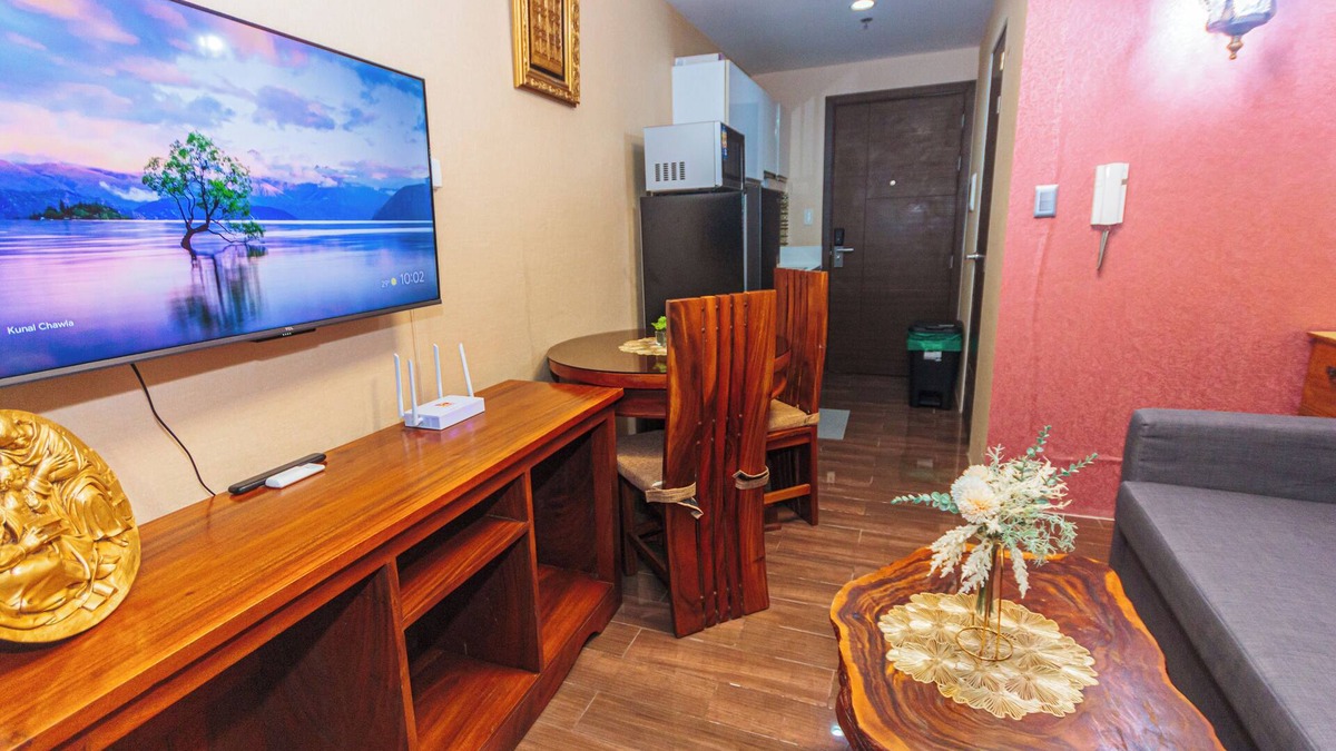 San Antonio Apartment | Cloud Nine Makati Air Stylish Condo Pool Gym, Netflix & Fast Wi-Fi 300 MB 1703