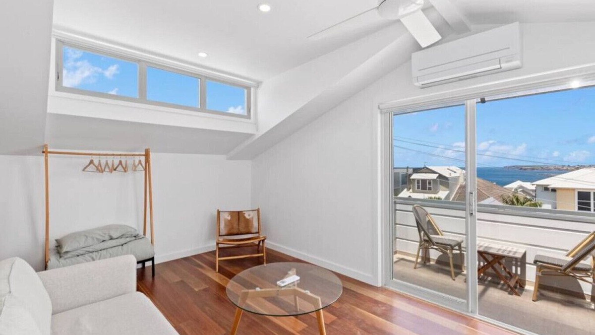 Clovelly House | Clovelly Beachside View