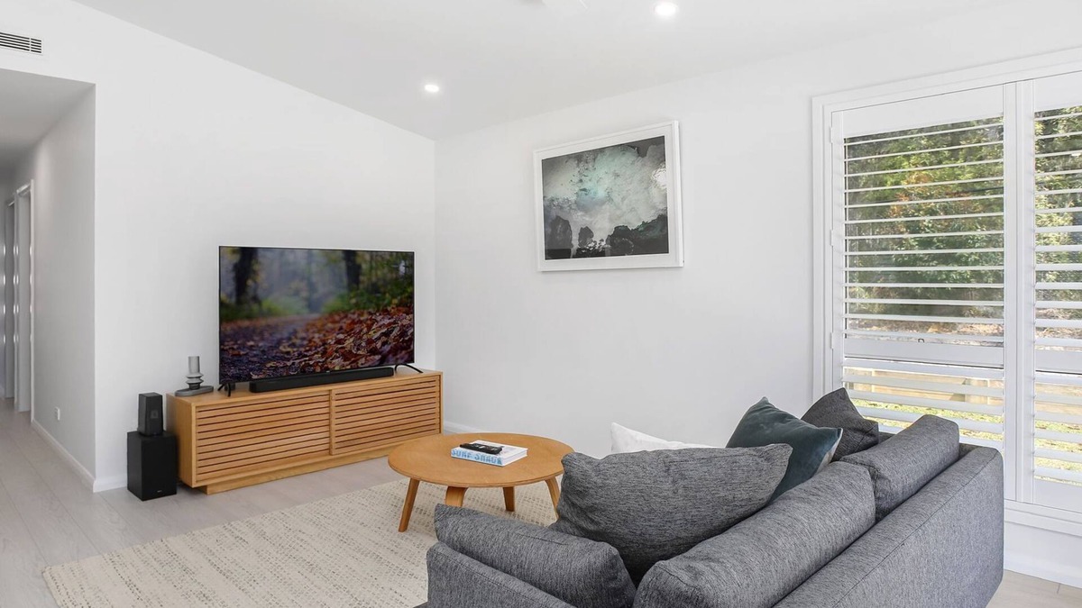 St. Georges Basin House | Clovelly - Pet friendly 3 bedroom home - Book 3 nights, pay for 2!