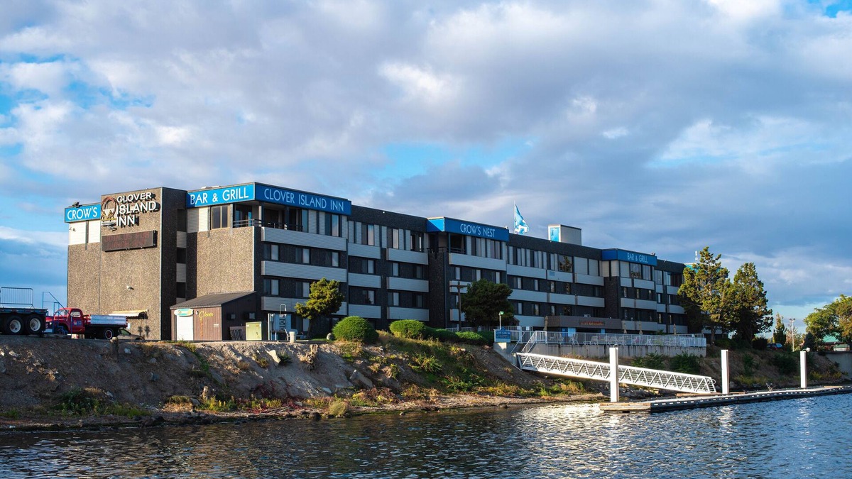 Tri-Cities Hotel | Clover Island Inn