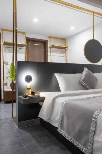 Dong Hoi Hotel | CloverHome