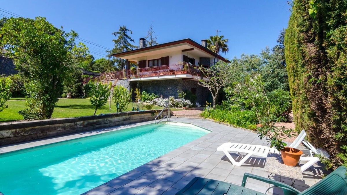 Mont Barbat Villa | Club Villamar - Cozy house with a beautiful garden with lawn and private pool situated in a quiet.