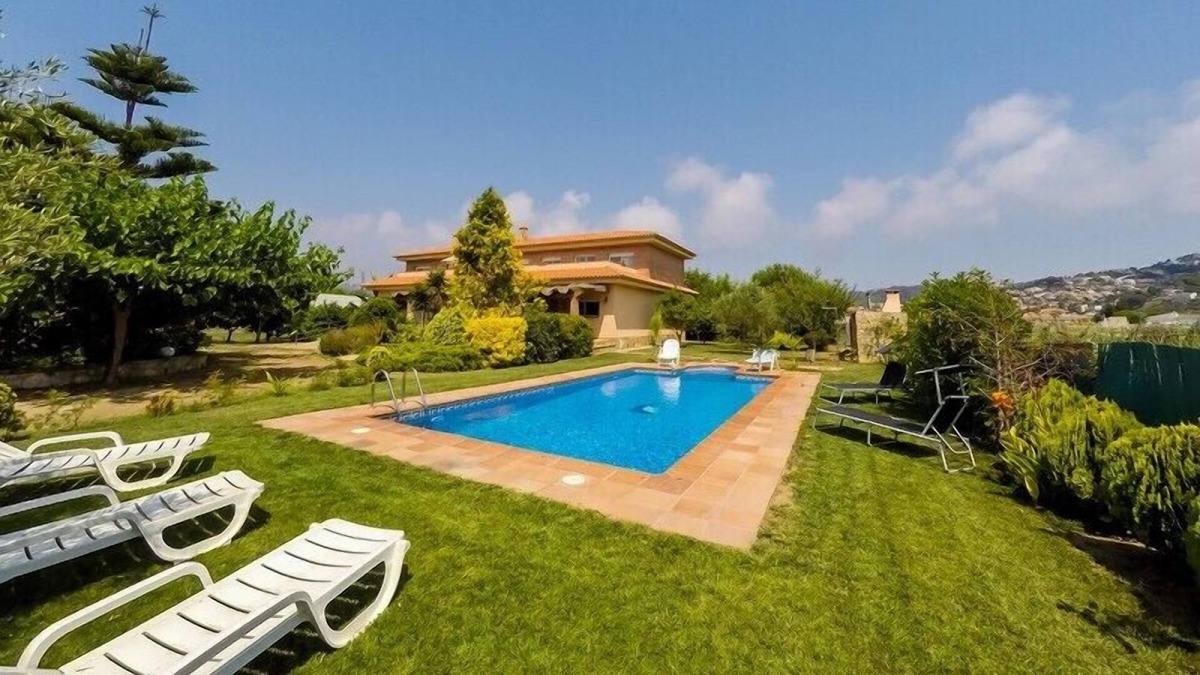Santa Susanna Villa | Club Villamar - Cozy villa with private pool situated in a very quiet area at only 200 meters fro...