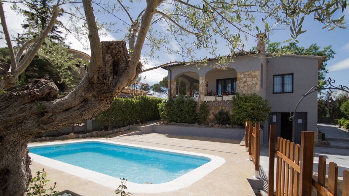 Llagostera Villa | Club Villamar - Precious villa, very spacious and with a magnificent garden with private pool, wo...