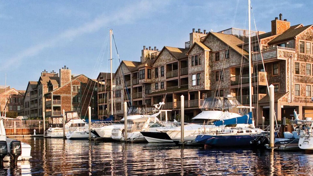 Yachting Village Resort | Club Wyndham Newport Onshore 2 bedrooms with 2 baths