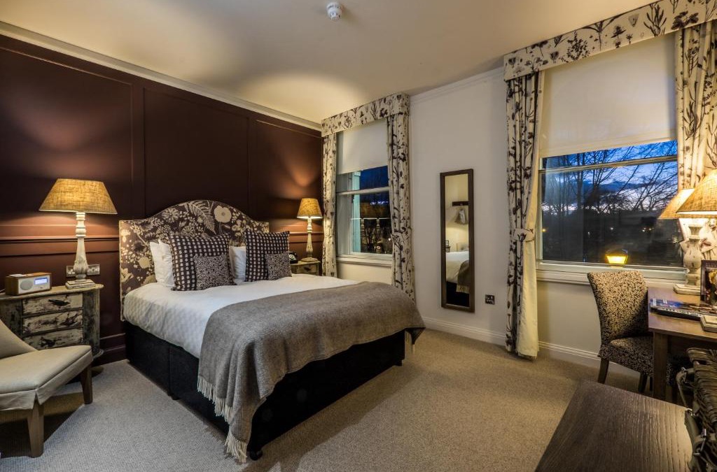 Kew Hotel | Coach & Horses Hotel