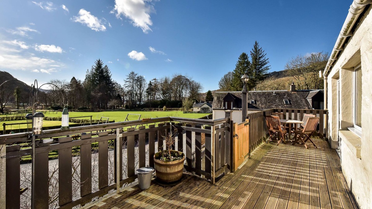 Slate Islands Cottage | Coachmans West - a semi-detached cottage that sleeps up to 6 guests