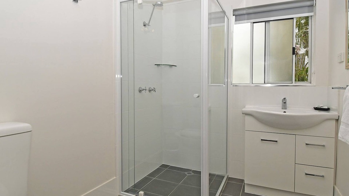 Torquay House | Coast Apartments Deluxe 2 Bedroom Apartment