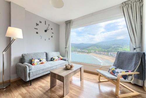 Bakio Apartment | Coast & Beach View Parking