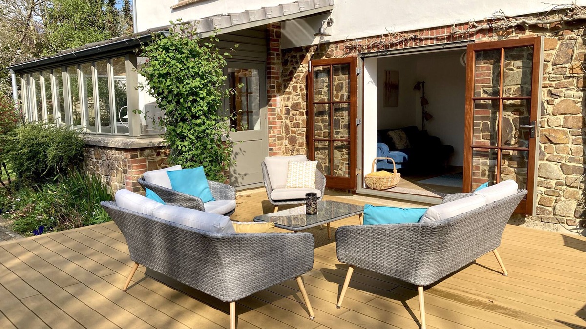 Weare Giffard Cottage | Coast & country luxury cottage in pretty village, w/local pub. Beach 15 mins.